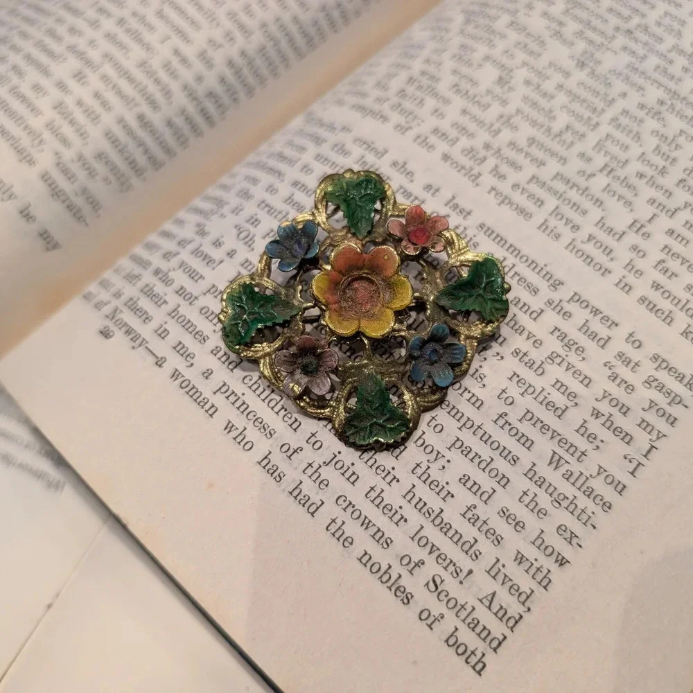 Vintage Floral Brooch